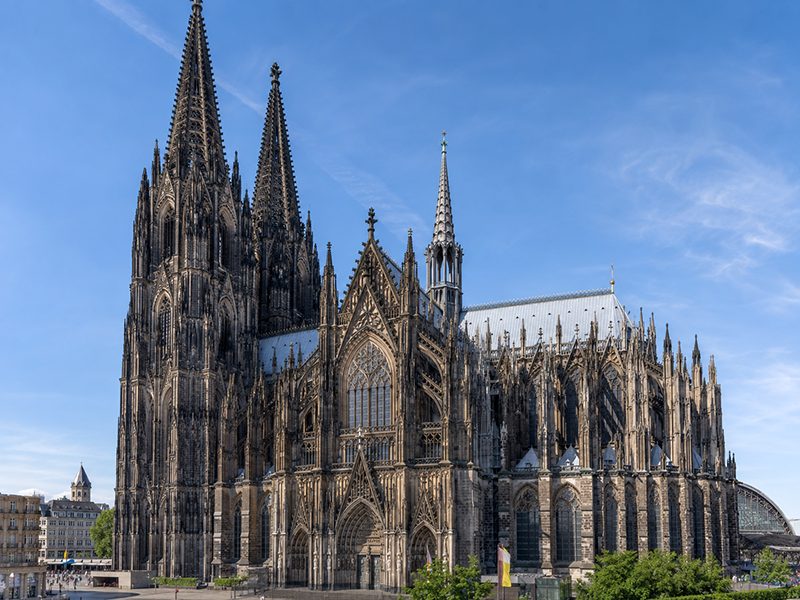 Der Kölner Dom bei Tag